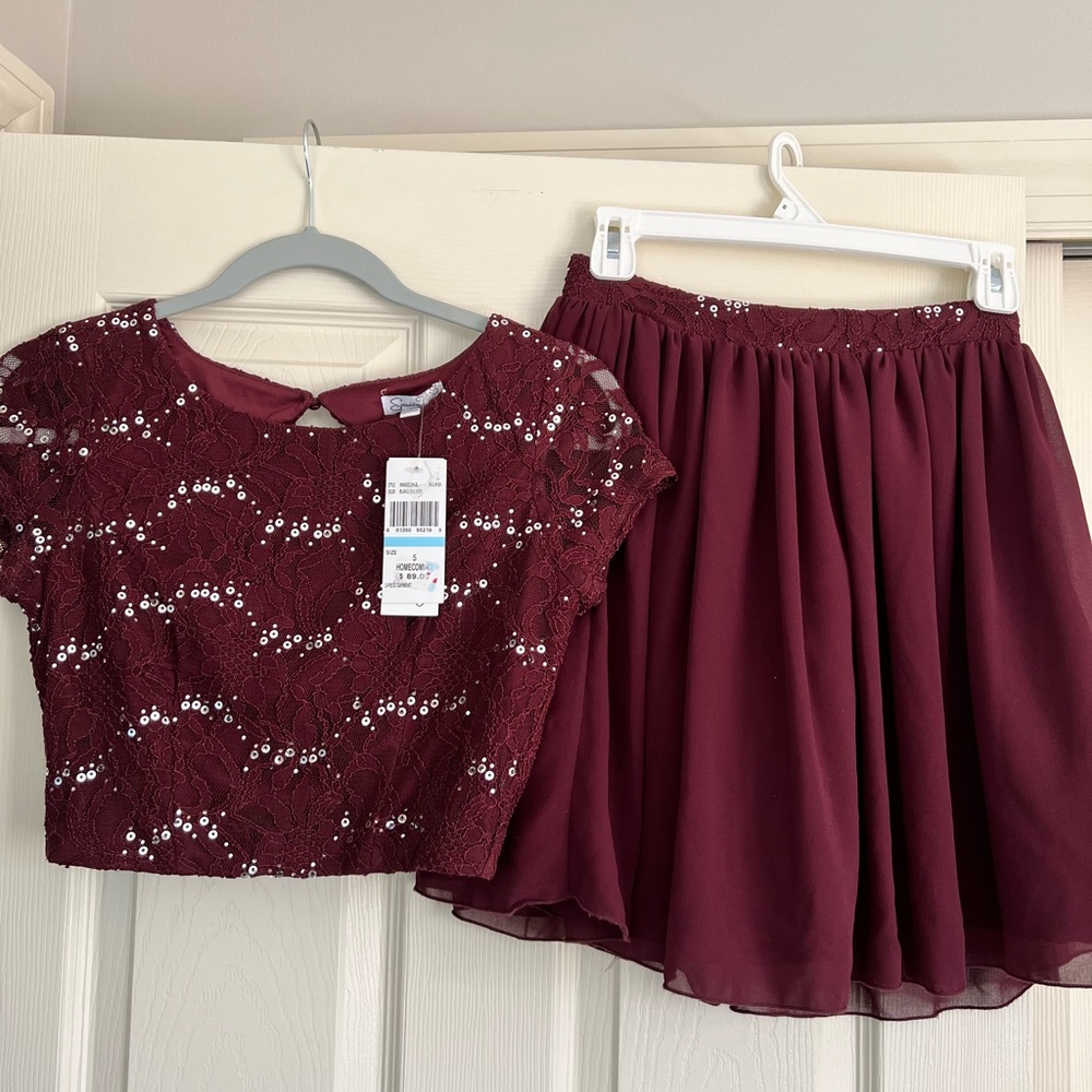 Beautiful 2 piece, wine color